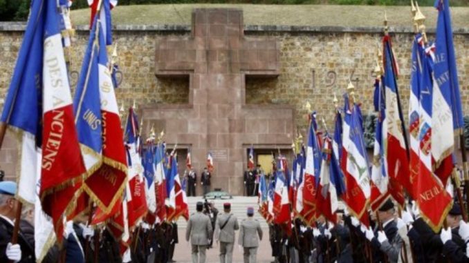 154953-participation-d-anciens-combattants-a-la-ceremonie-commemorative-de-l-appel-du-18-juin-le-18-juin-20